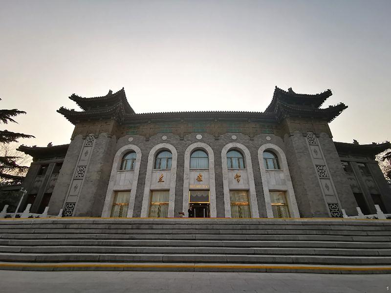 △北京友谊宾馆友谊宫。这座为接待苏联专家而建的宾馆建于建国初期，前身是国务院西郊招待所，1956年改为现名。（央视记者张晓鹏拍摄）