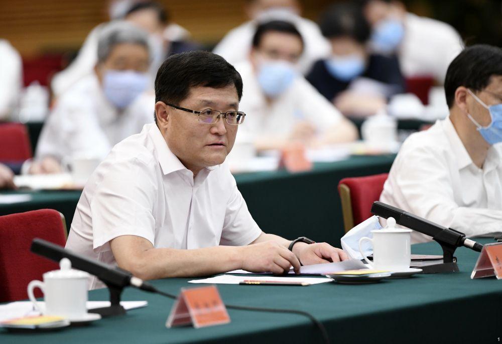 李松在座谈会上发言。新华社记者　殷博古　摄