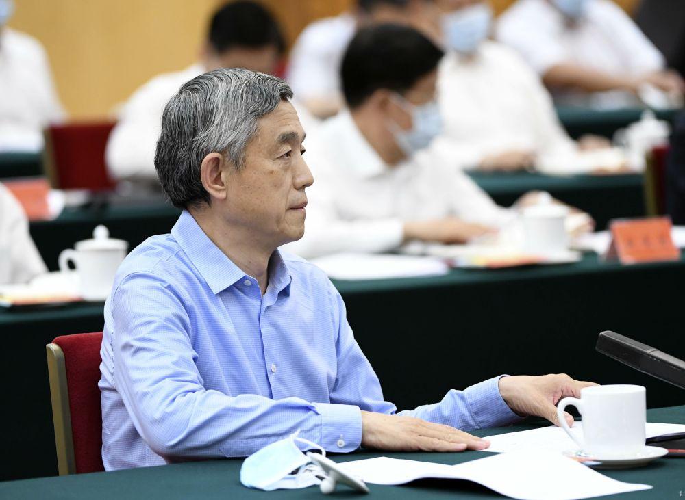 薛澜在座谈会上发言。新华社记者　殷博古　摄