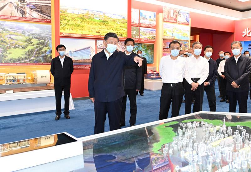 9月27日，党和国家领导人习近平、李克强、栗战书、汪洋、王沪宁、赵乐际、韩正等在北京展览馆参观“奋进新时代”主题成就展。